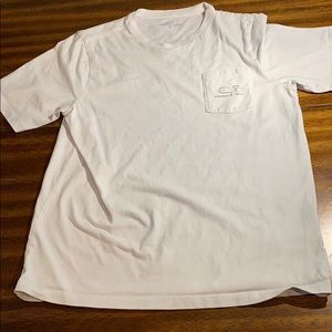 vineyard vines t-shirt